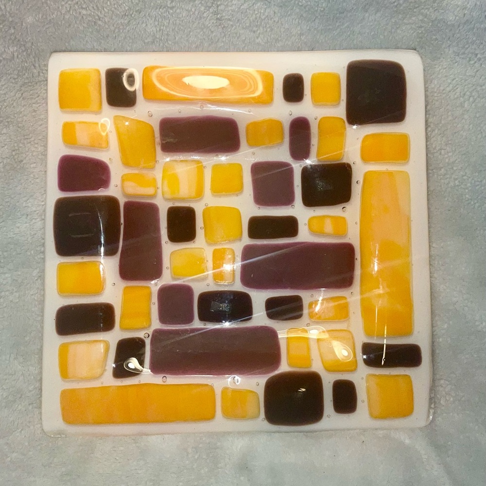 Vtg fused art glass plate bowl with no chips or cracks